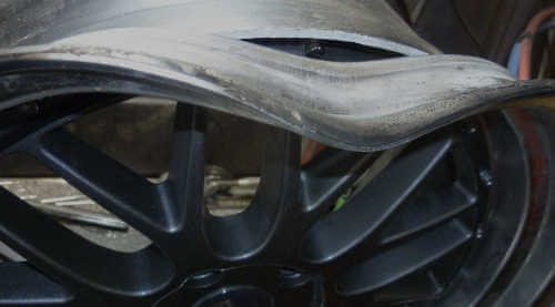 alloy wheel with diamond cut finish